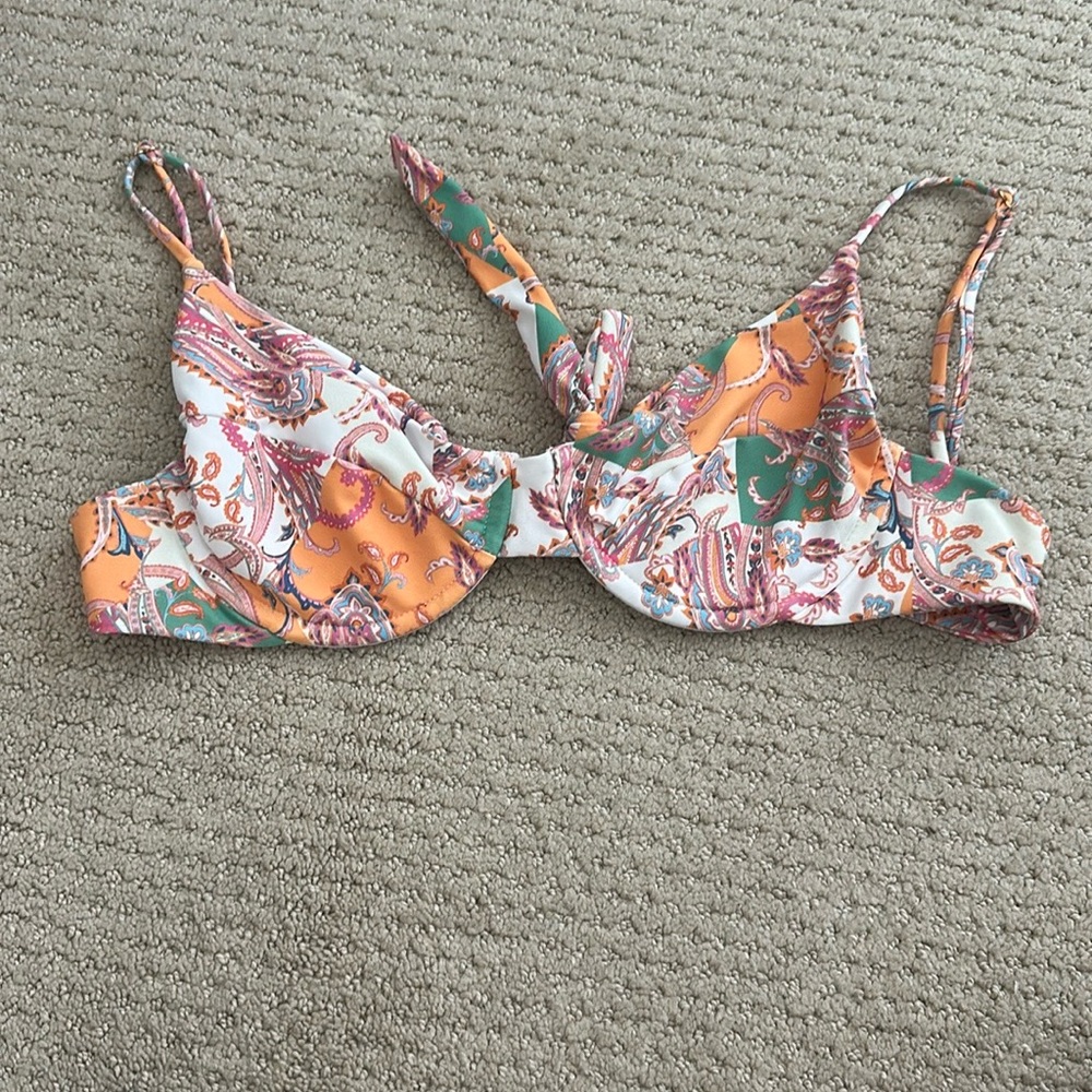 Skatie Kate Bikini Top in Antigua